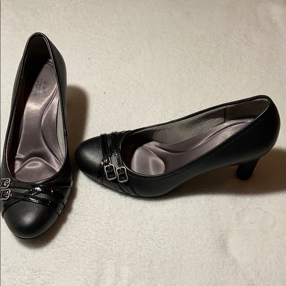 Life Stride 2” black heels. Size 7.5M